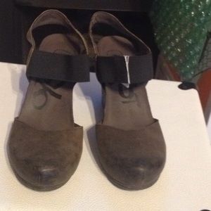 Shoes OTBT. 9.5M.  Brown.